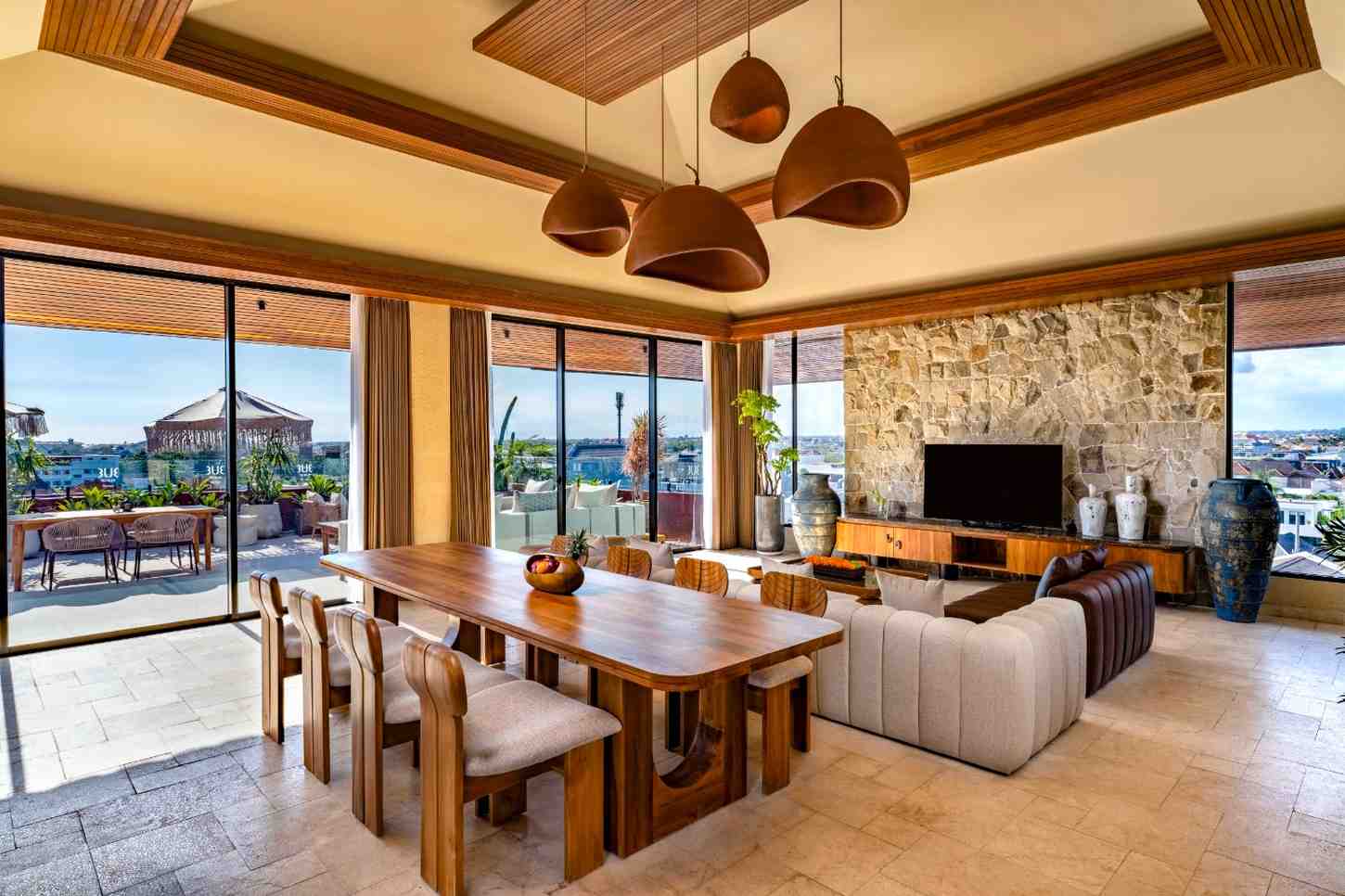 Rooms & suites