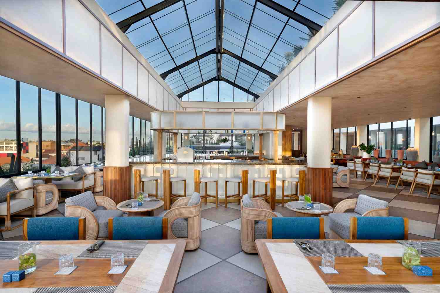 Dining & lifestyle